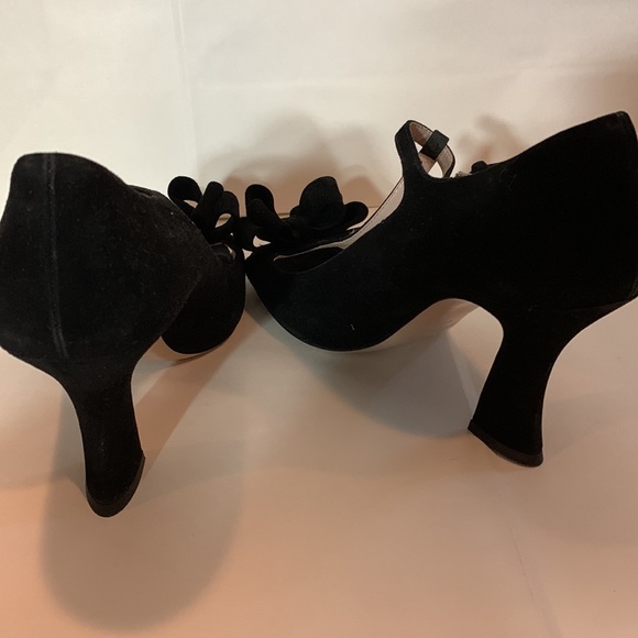 MiuMiu Black Suede Bow T-Strap Ankle Strap Sandals - Picture 5 of 9